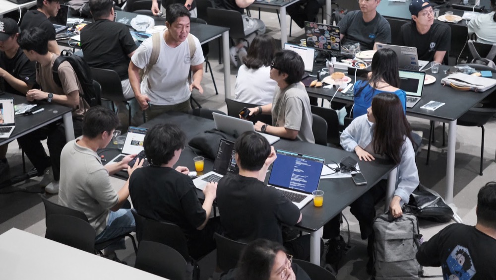 The build floor at Seoul AI Hub, seen from the balcony above